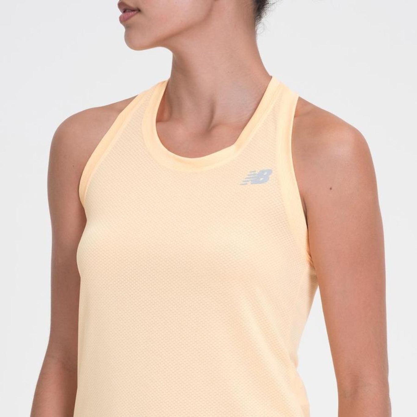 Camiseta Regata New Balance Accelerate - Feminina - Foto 4