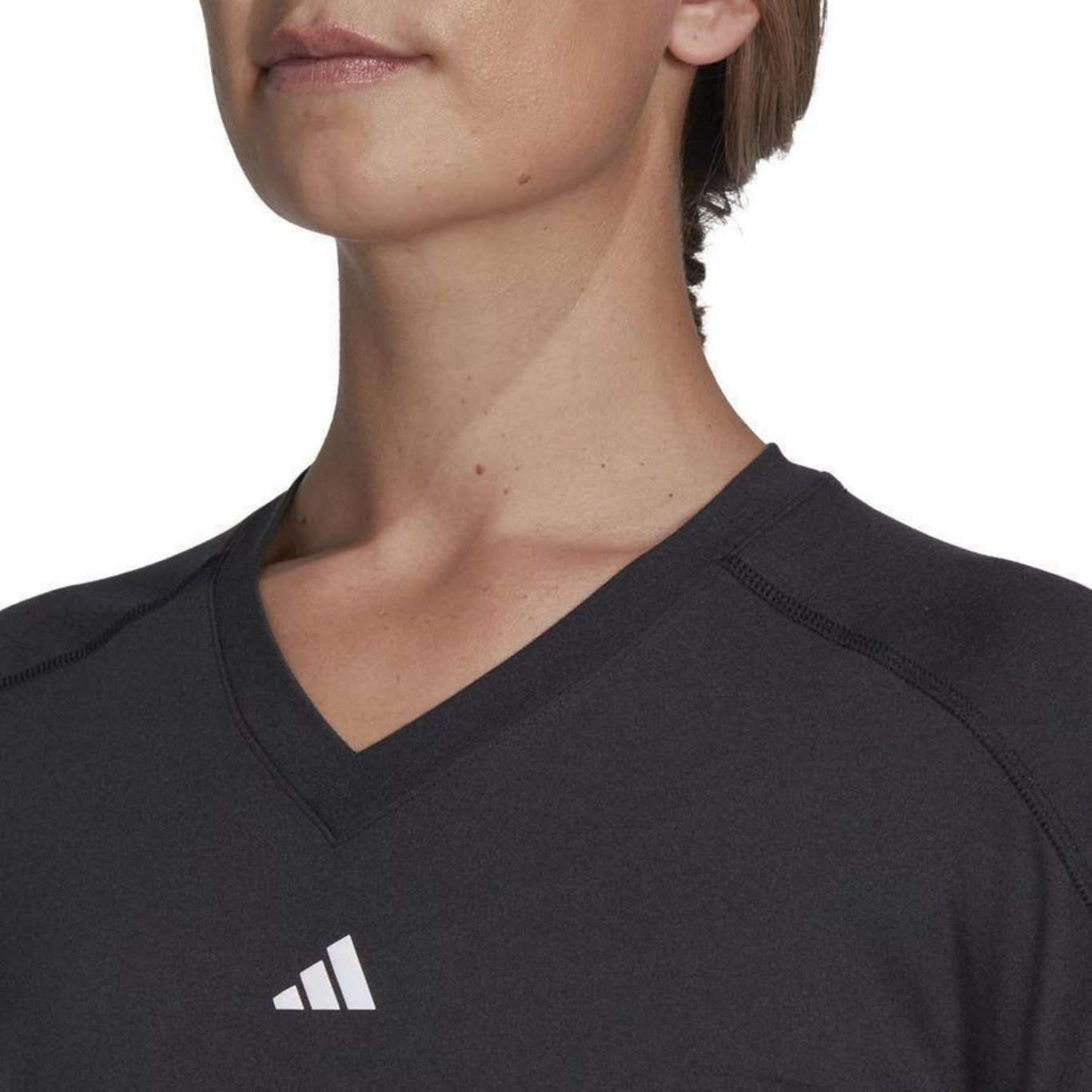 Camiseta adidas Essentials Minimal - Feminina - Foto 5