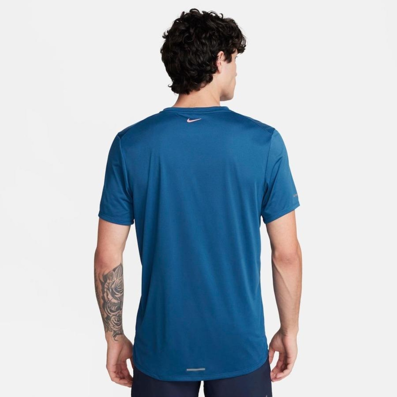 Camiseta Nike Run Energy - Masculina - Foto 2