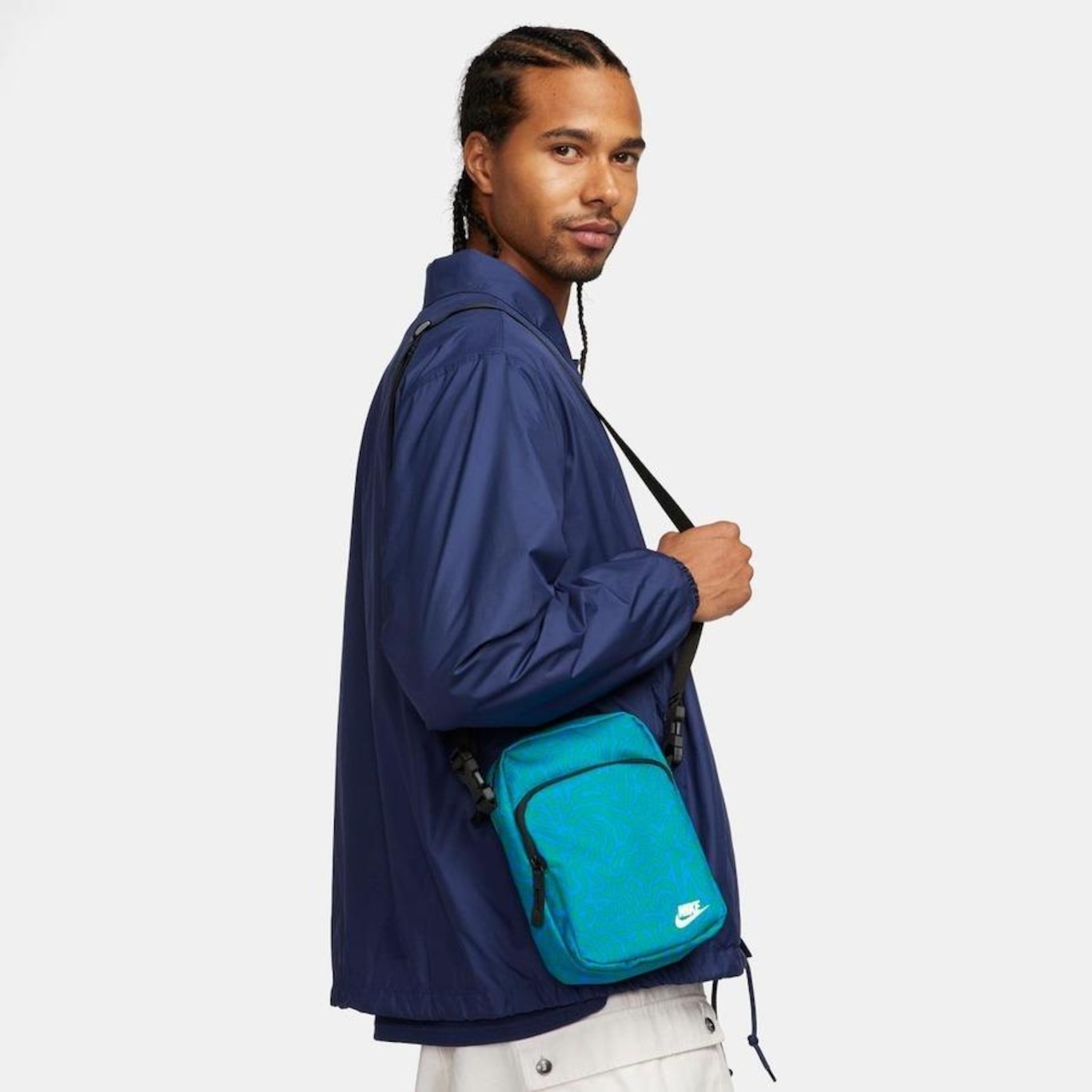 Nike men's core small items sale 3.0 shoulder bag