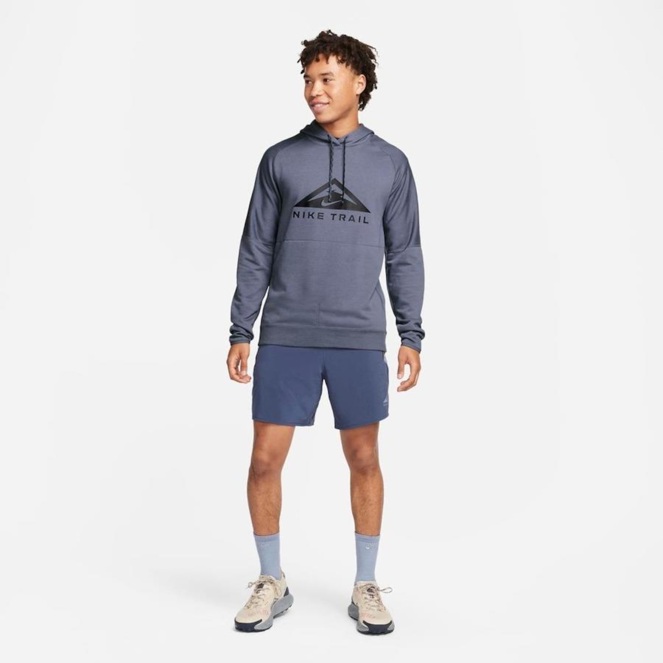 Blusão com Capuz Nike Dri-Fit Magic Hour - Masculino - Foto 4