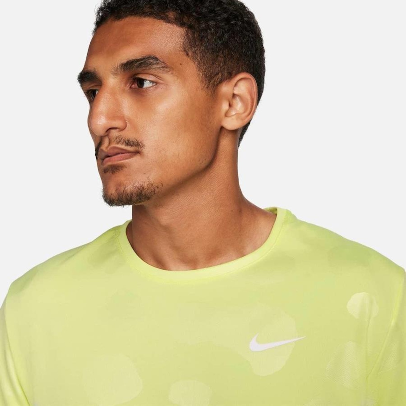 Camiseta Nike Miler - Masculina - Foto 3