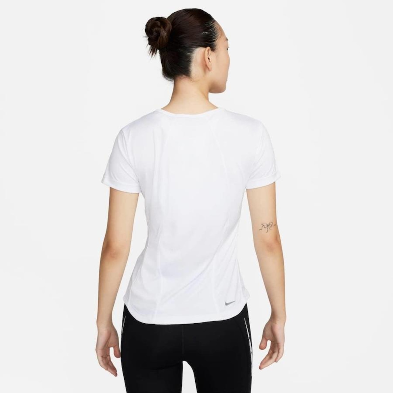 Camiseta Nike Dri-Fit Fast - Feminina - Foto 2