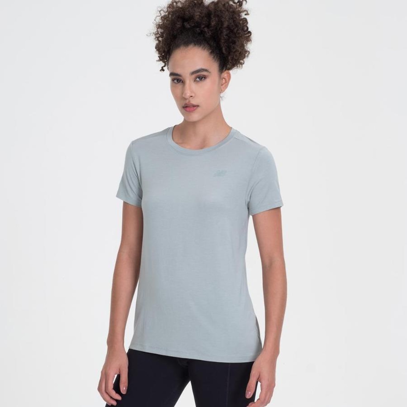 Camiseta New Balance Relentless Logo - Feminina - Foto 1