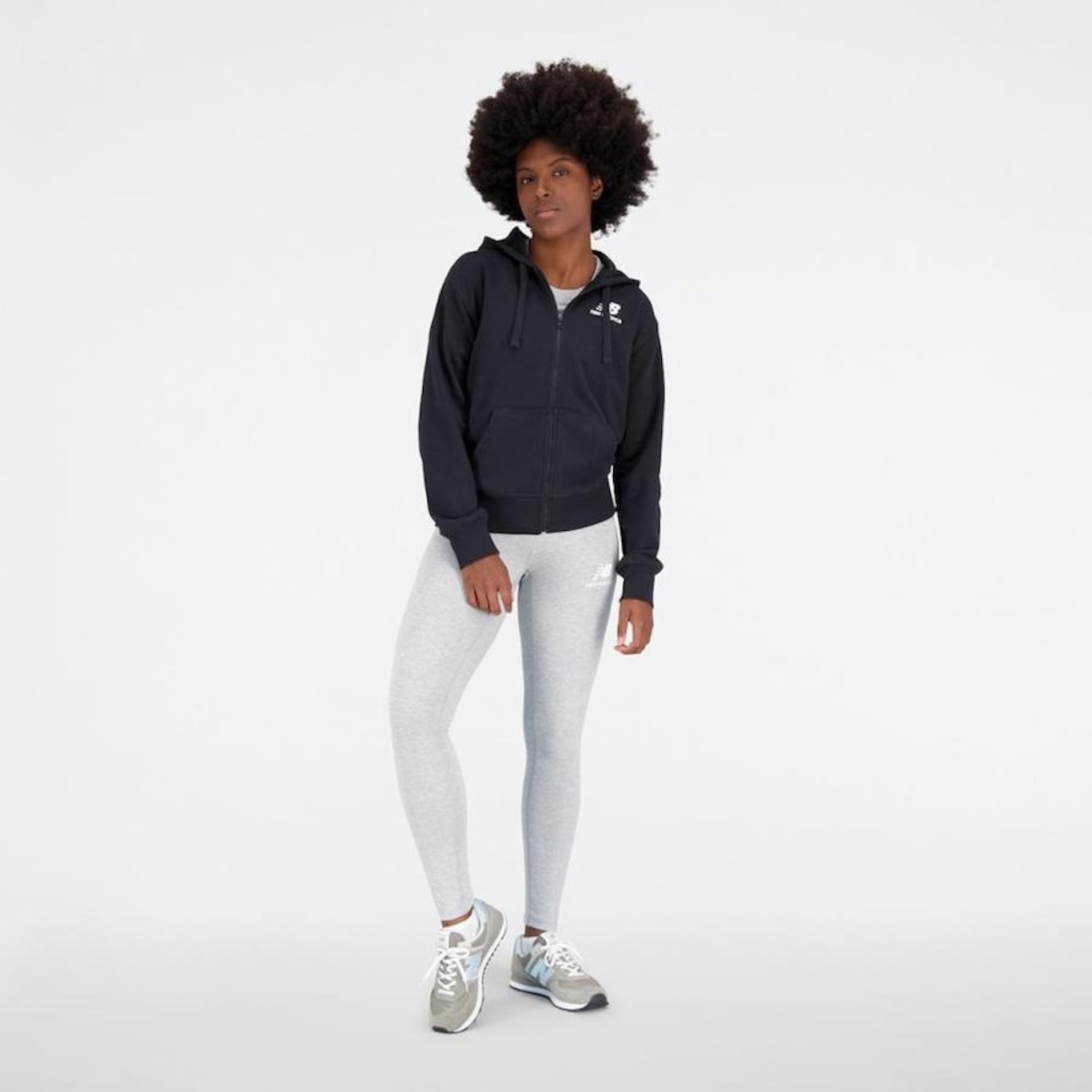 Jaqueta com Capuz New Balance Essentials Basic - Feminina - Foto 4