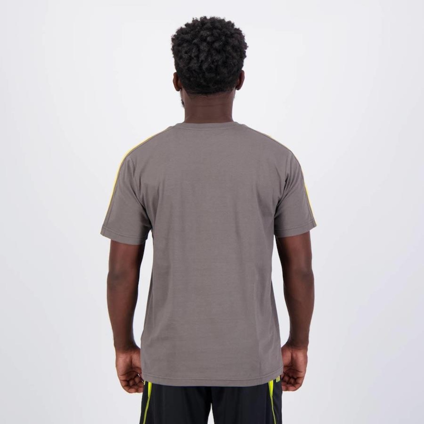 Camiseta adidas 3 Stripes - Masculina - Foto 4