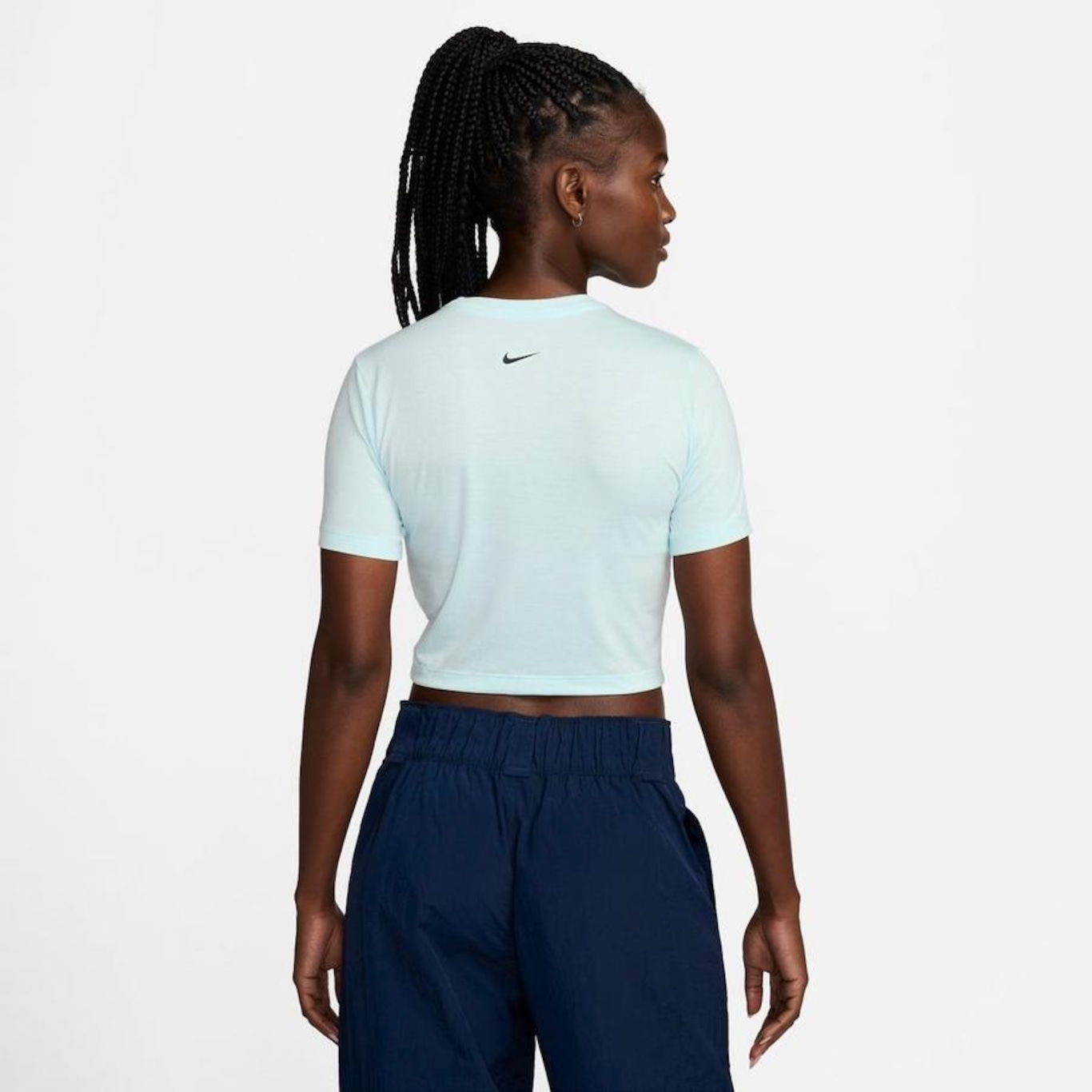 Camiseta Nike Sportswear Cropped Slim - Feminina - Foto 2