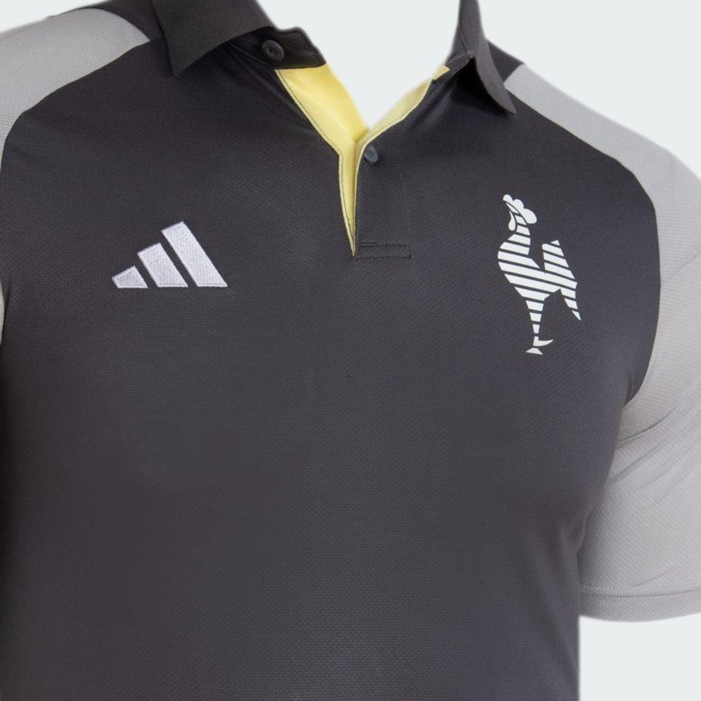 Camisa Polo do Atlético Mineiro Comissão 24/25 adidas - Masculina - Foto 4