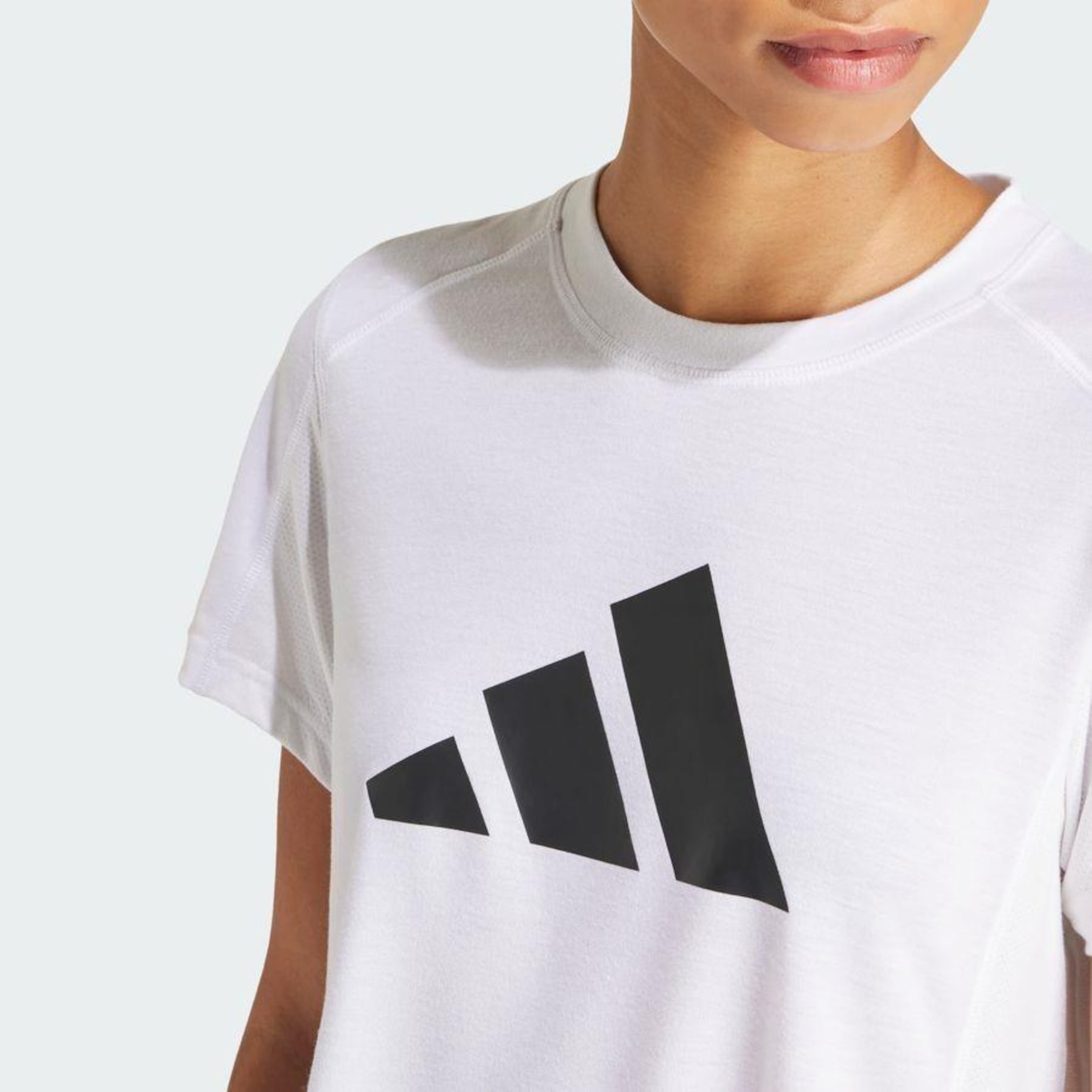 Camiseta adidas Train Essentials Big Performance Logo - Feminina - Foto 6