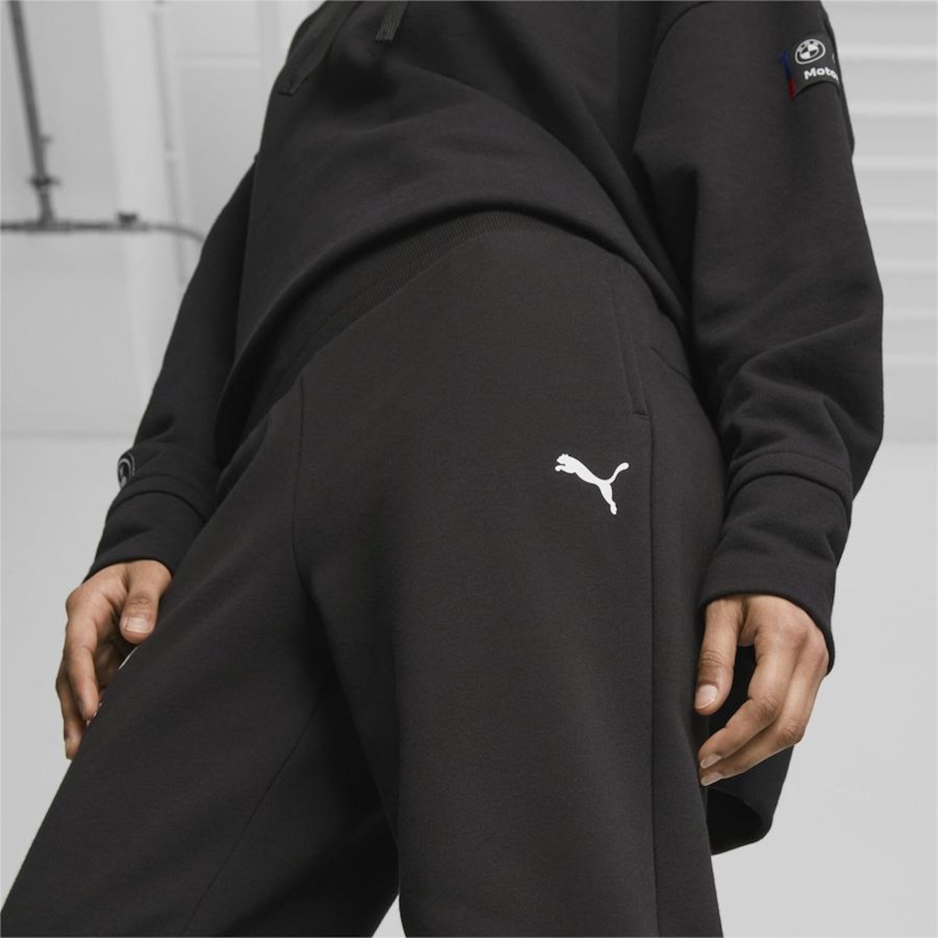 Calça Fleece Puma BMW M Motorsport Essentials - Feminina - Foto 4