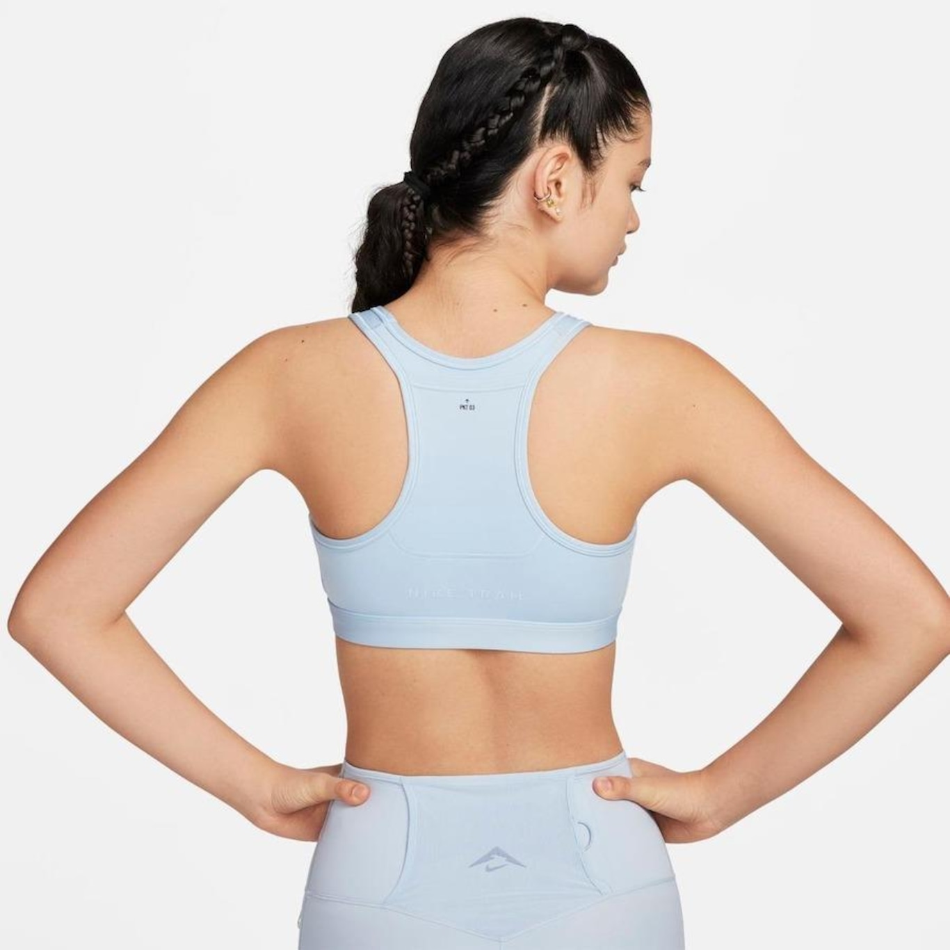 Top Fitness Nike Swoosh - Feminino - Foto 3