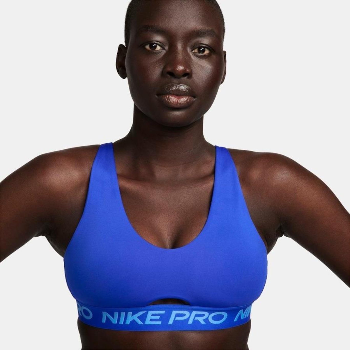 Top Fitness Nike Pro Indy Plunge - Feminino - Foto 3