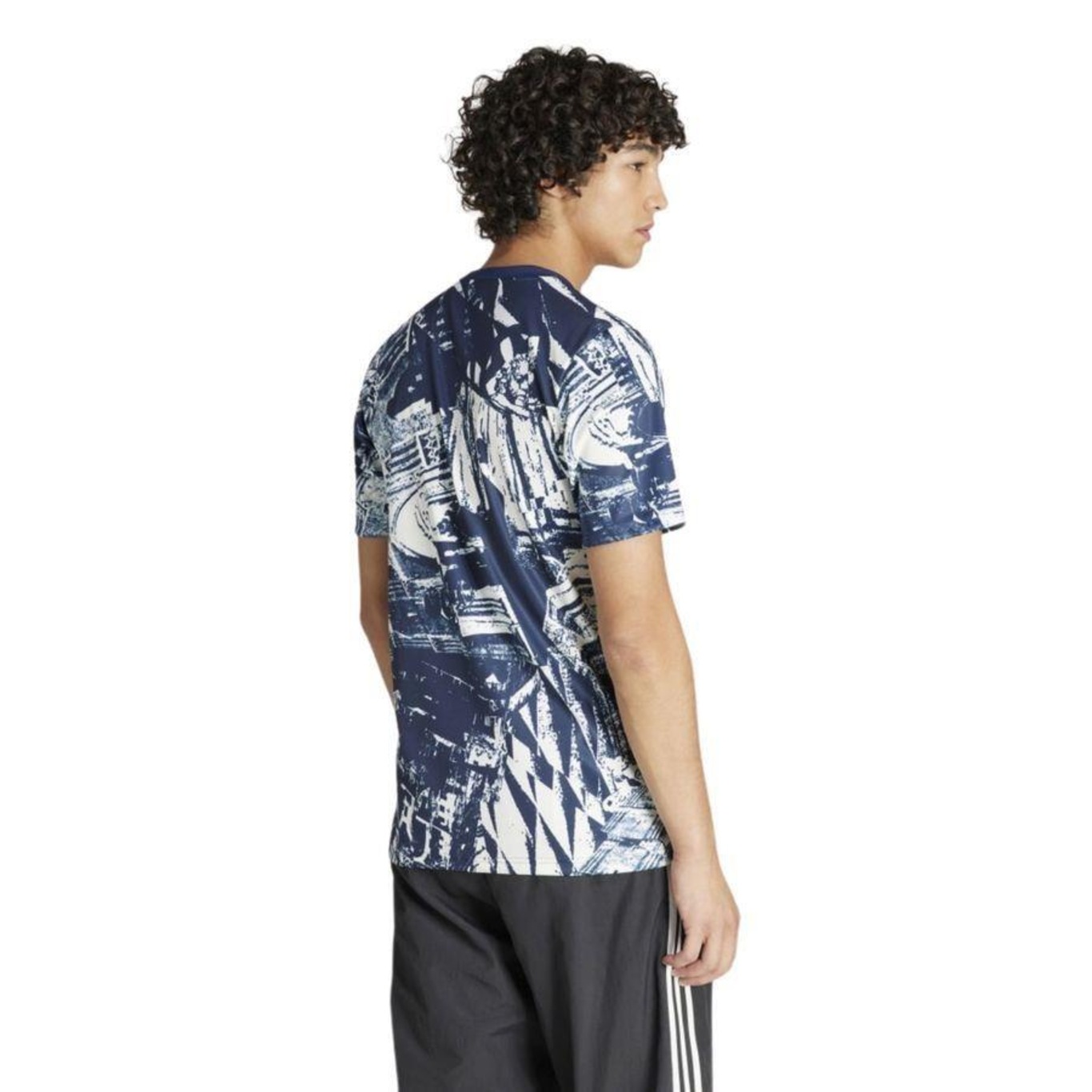 Camisa do Bayern adidas Pré-Jogo - Masculina - Foto 2