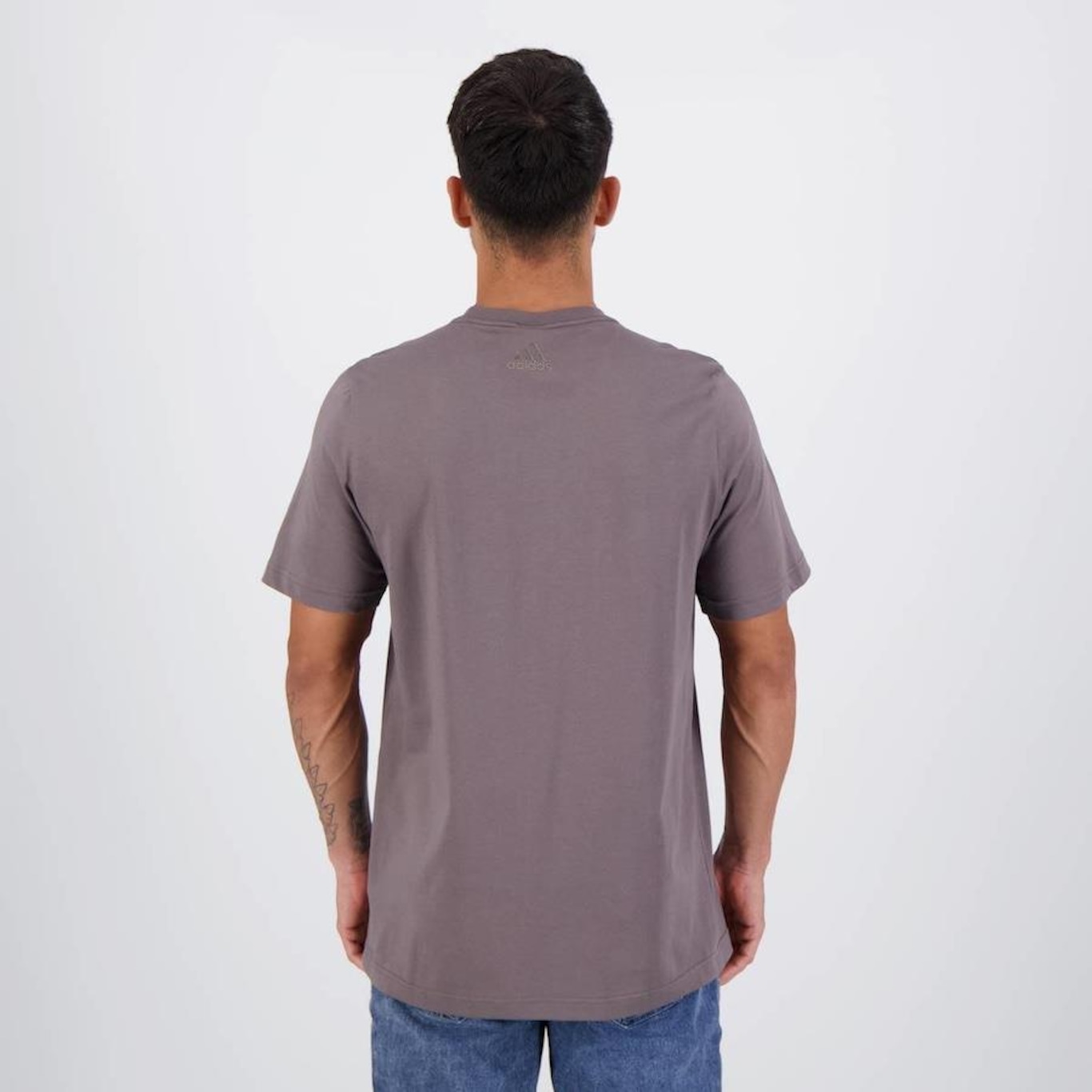 Camiseta adidas Logo Linear - Masculina - Foto 4