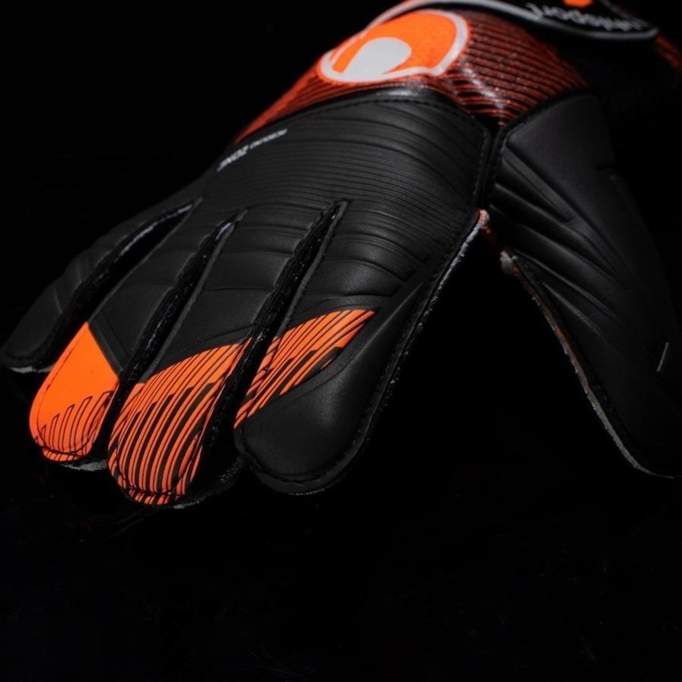 Luvas de Goleiro Uhlsport Starter Resist+ - Adulto - Foto 2