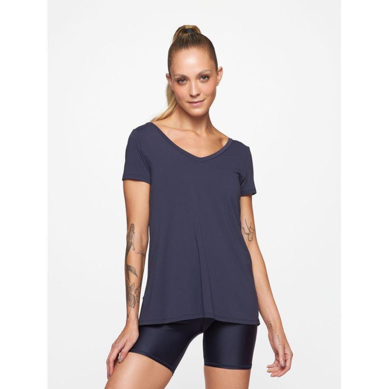 Camiseta Bodyforsure Decote Essentials - Feminina - Foto 2