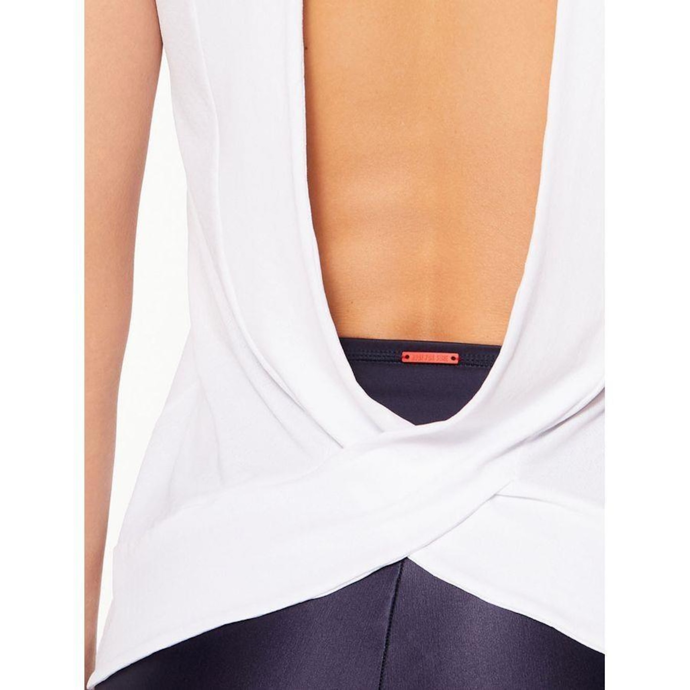 Camiseta Regata Bodyforsure Vazada Essentials - Feminina - Foto 5