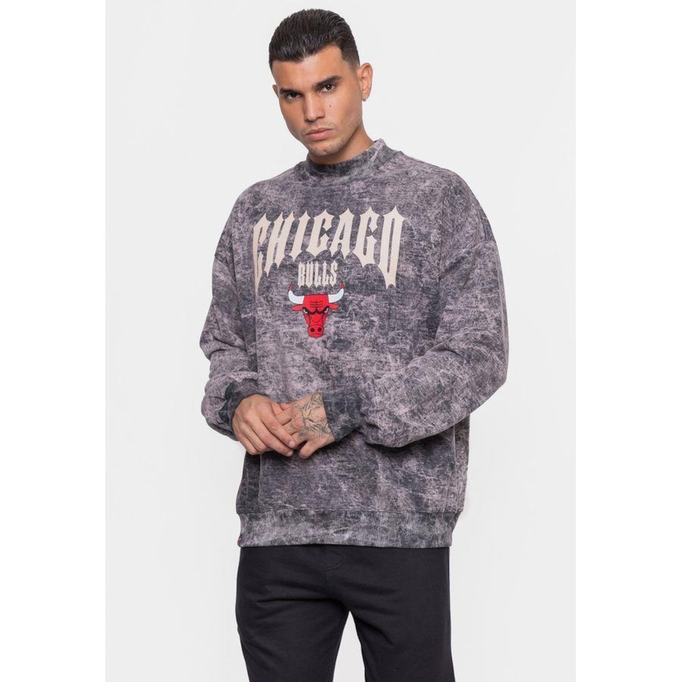 Blusão de Moletom com Capuz Gothic Team Chicago Bulls - Masculino - Foto 1