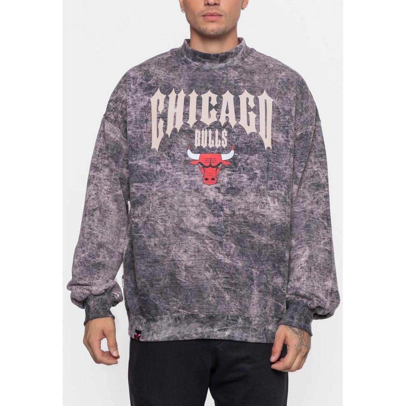 Blusão de Moletom com Capuz Gothic Team Chicago Bulls - Masculino - Foto 4