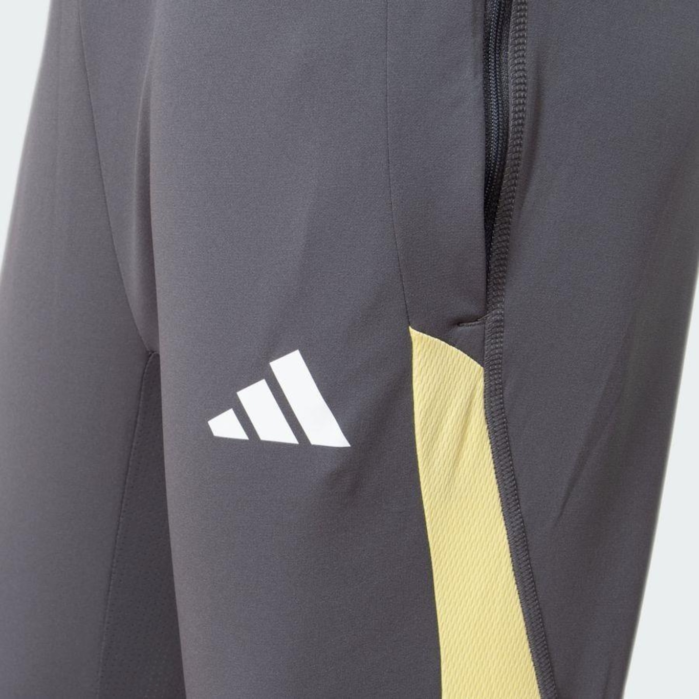 Calça do Atlético Mineiro Treino e Viagem 24/25 adidas - Masculina - Foto 5