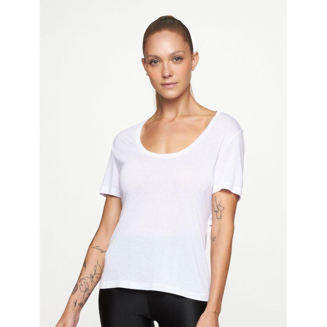 Camiseta Bodyforsure Lisa Lifestyle - Feminina - Foto 2