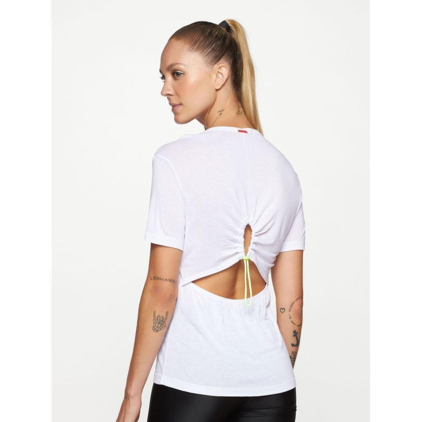 Camiseta Bodyforsure Lisa Lifestyle - Feminina - Foto 3