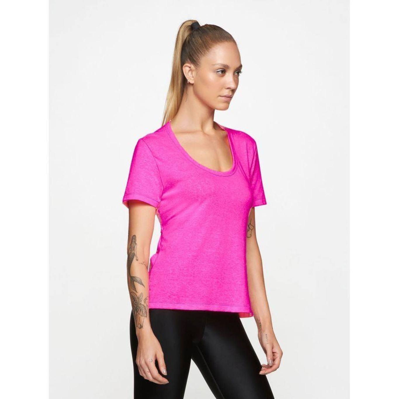 Camiseta Bodyforsure Lisa Lifestyle - Feminina - Foto 3