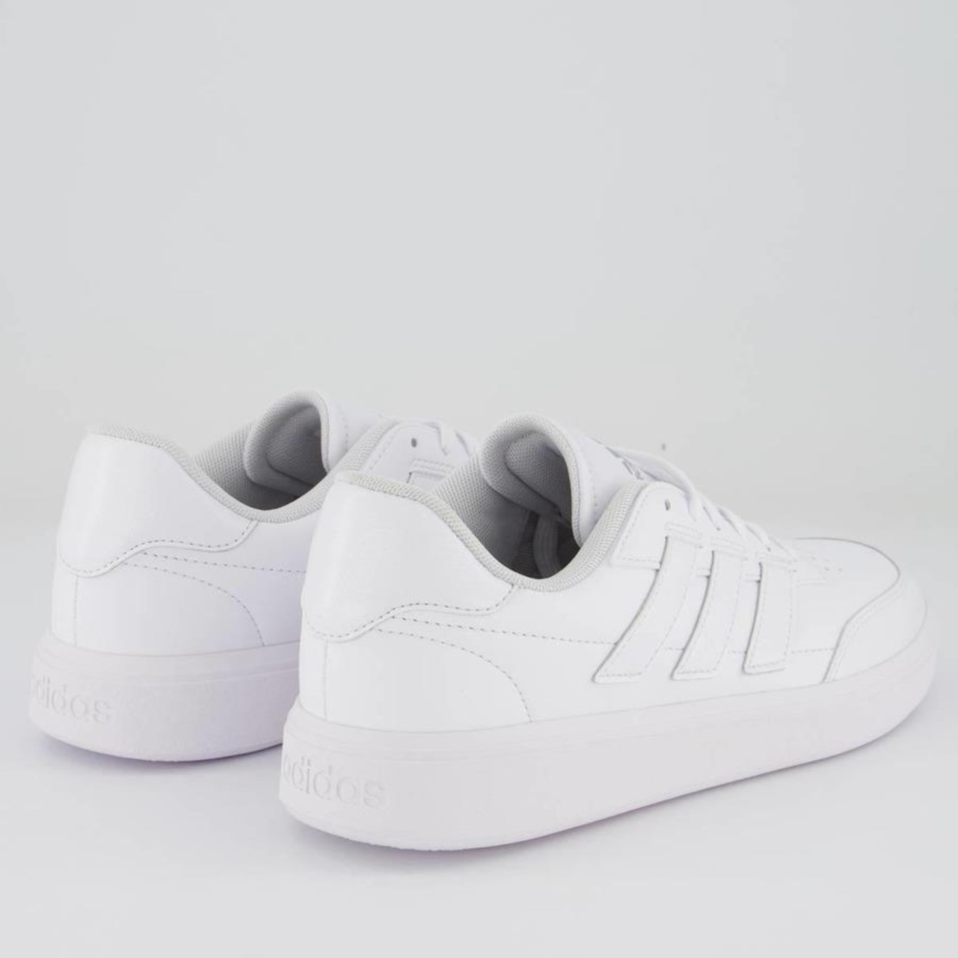 Tênis adidas Courtblock Stripes - Feminino - Foto 3