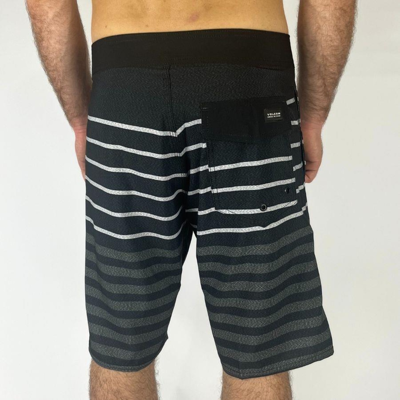 Bermuda Volcom Quarta Stripe - Masculina - Foto 5