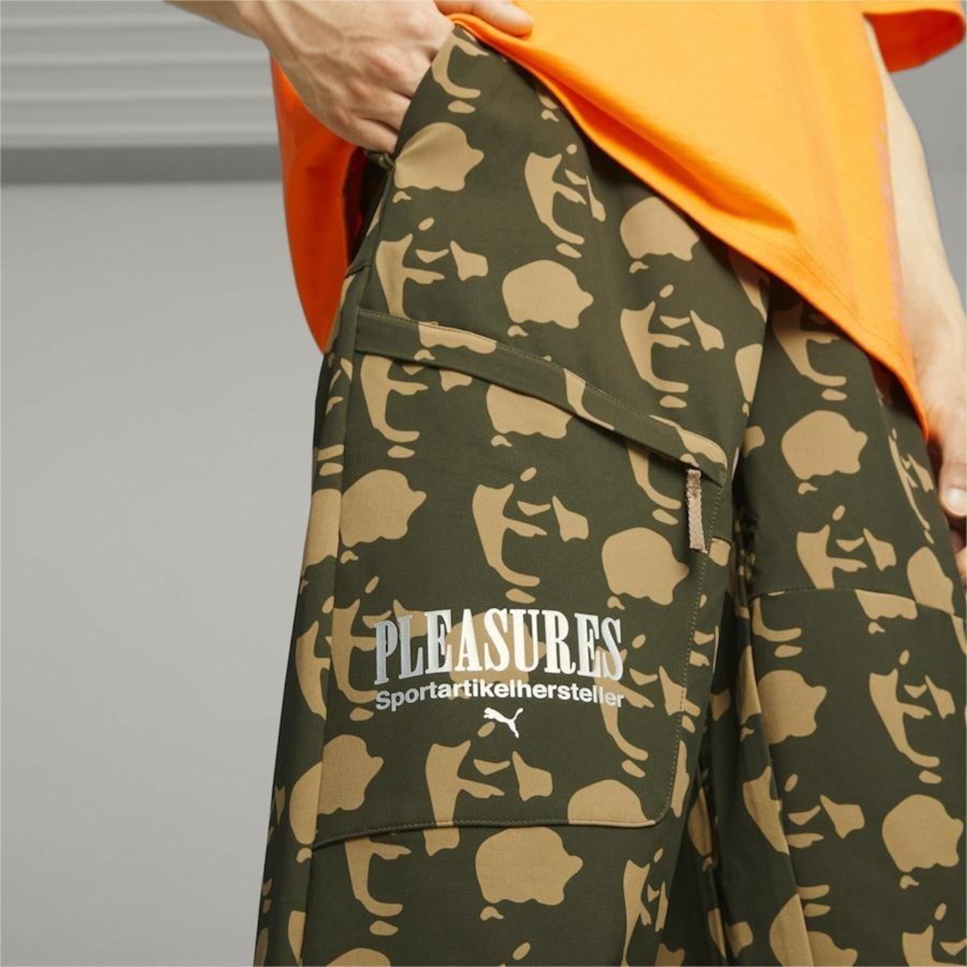 Calça Cargo Puma X Pleasures - Masculina - Foto 3