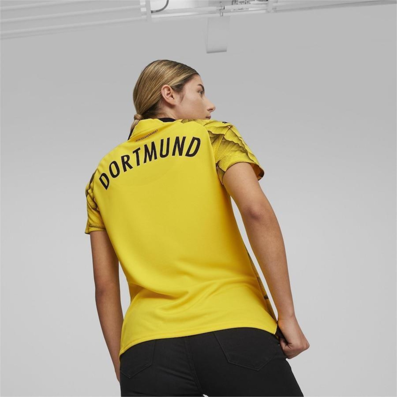 Camisa Borussia Dortmund 23/24 Third Puma - Feminina - Foto 1