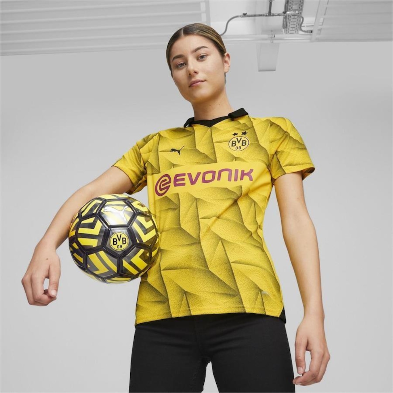 Camisa Borussia Dortmund 23/24 Third Puma - Feminina - Foto 2