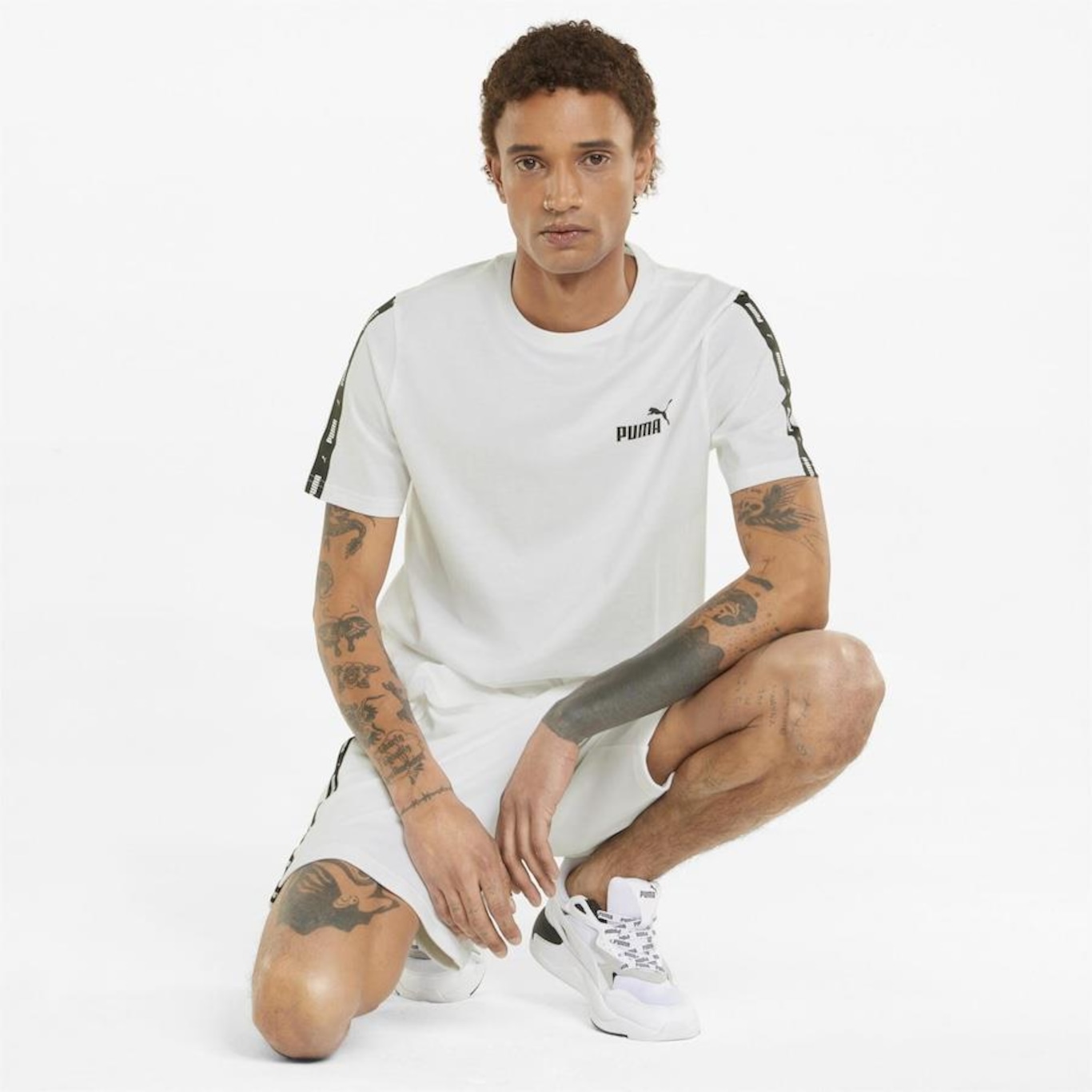 Camiseta Puma Essentials+ Tape - Masculina - Foto 5