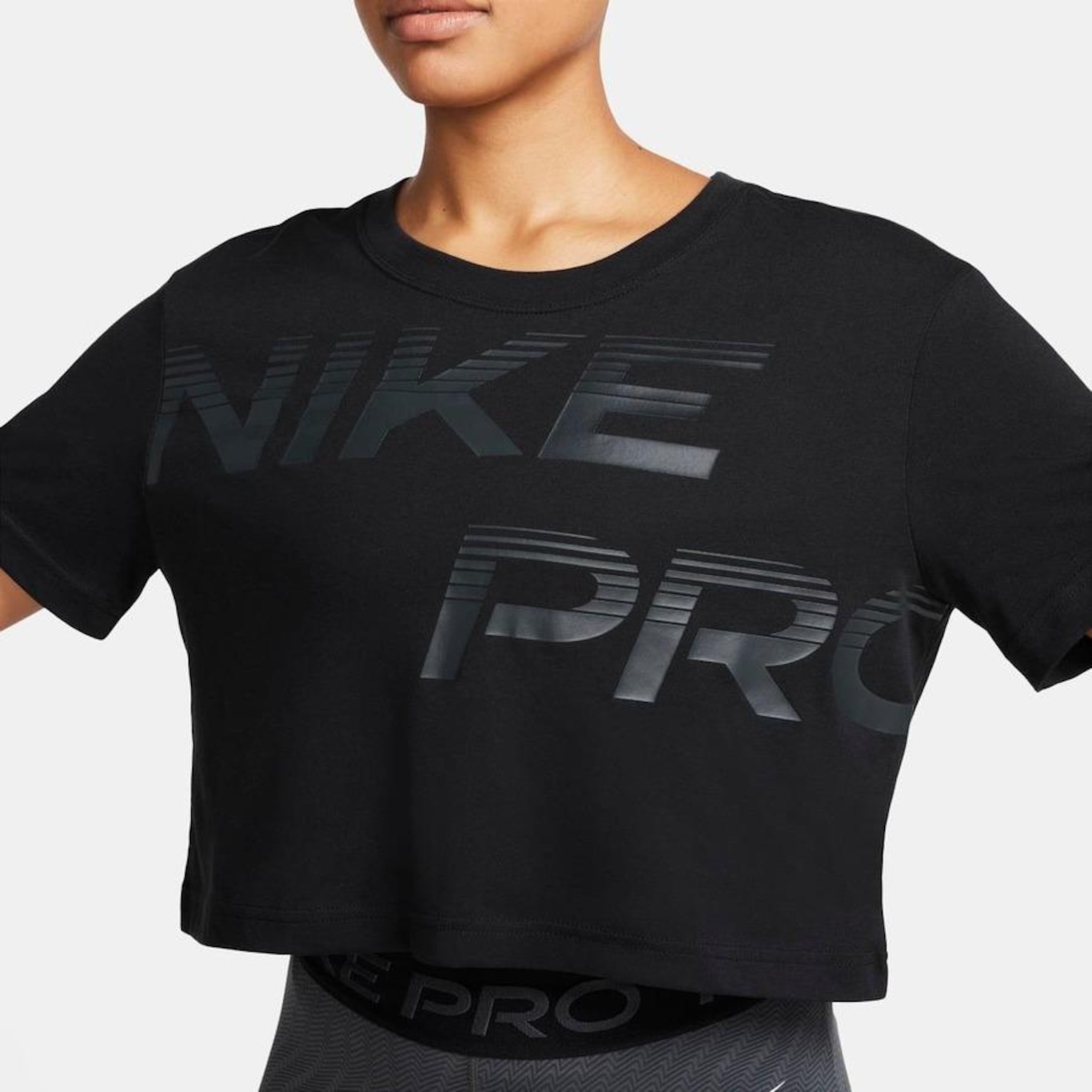 Camiseta Nike Pro Grx - Feminina - Foto 4