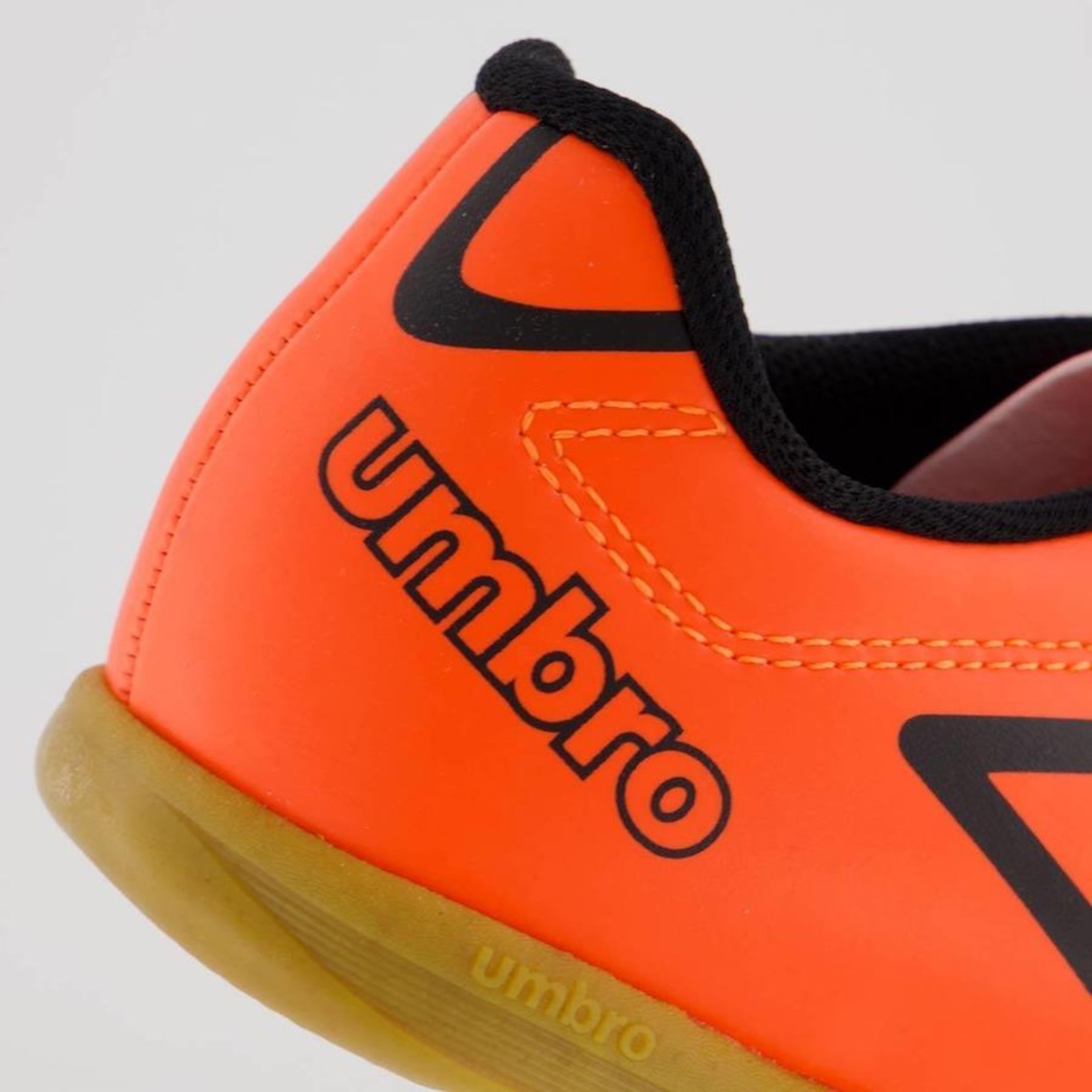 Chuteira Futsal Umbro Class - Adulto - Foto 6