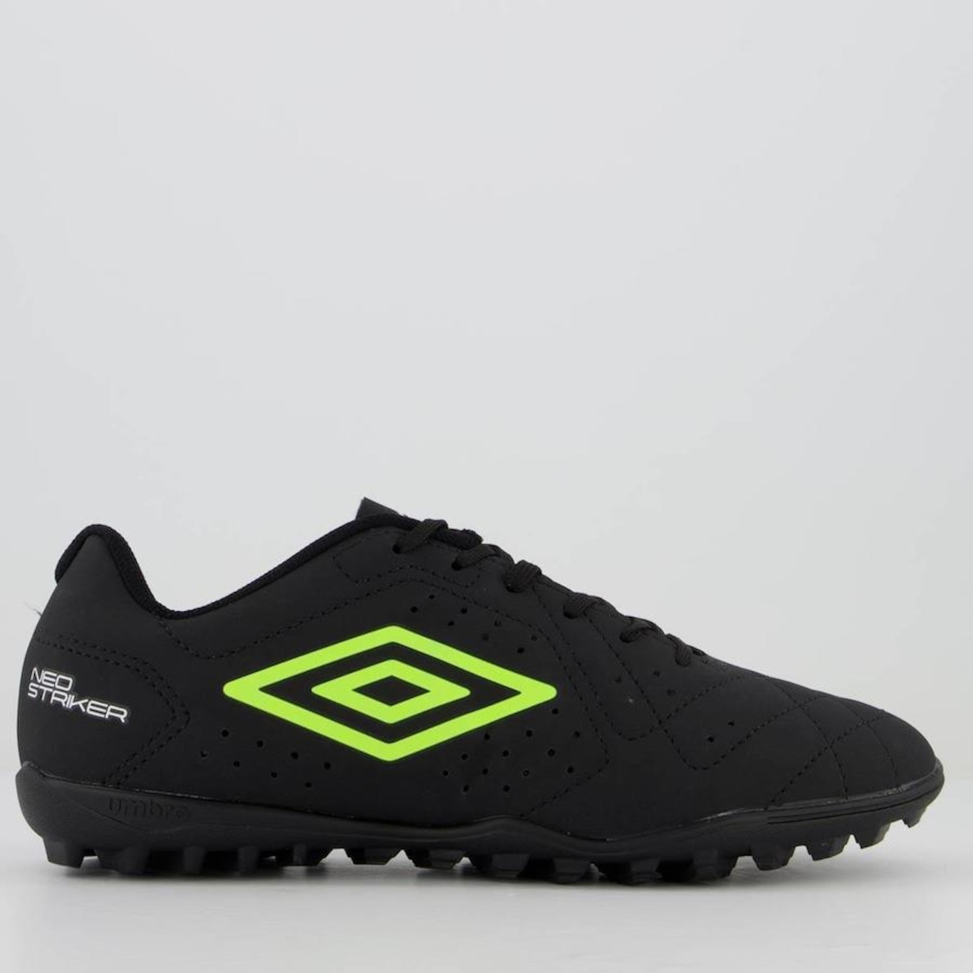 Chuteira Society Umbro Neo Striker - Adulto - Foto 1