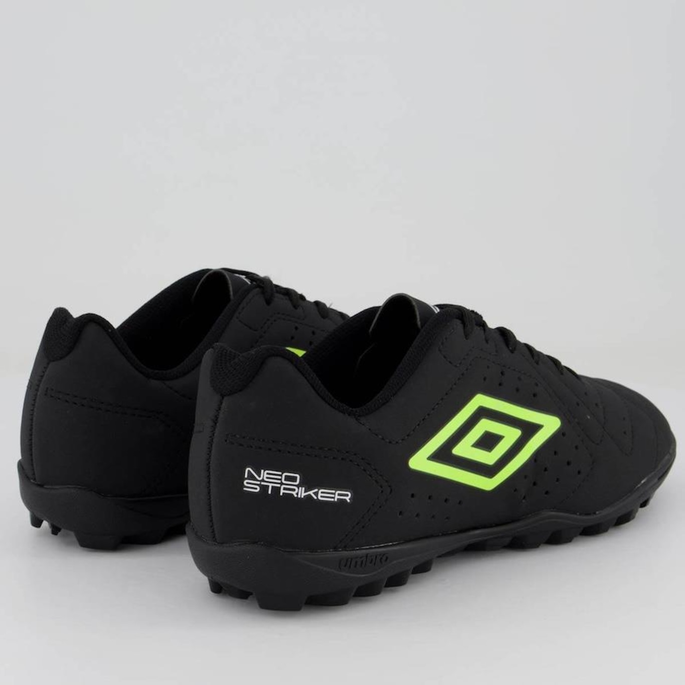 Chuteira Society Umbro Neo Striker - Adulto - Foto 3