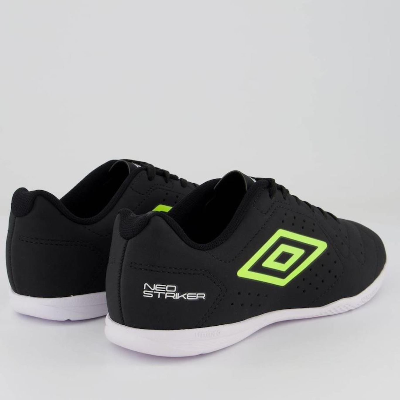 Chuteira Futsal Umbro Neo Striker - Adulto - Foto 3