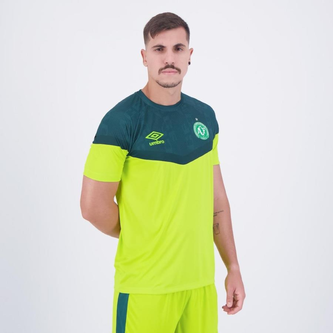 Camisa do Chapecoense Treino 2023 Umbro - Masculina - Foto 2