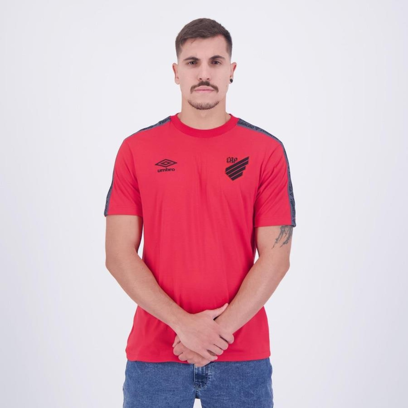 Camisa do Athletico Paranaense Concentração 2022 Umbro - Masculina - Foto 1