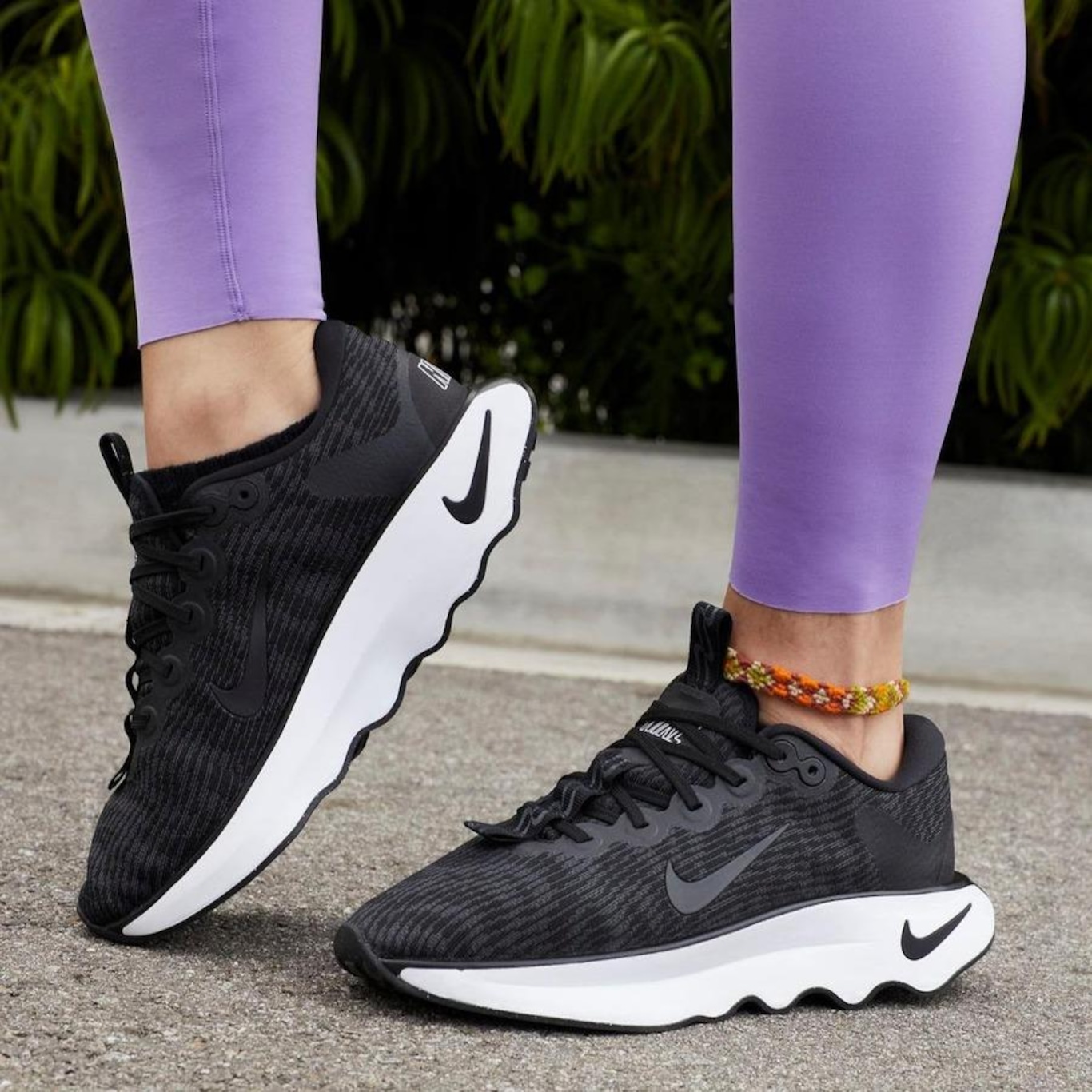 Tênis Nike Motiva - Feminino - Foto 2