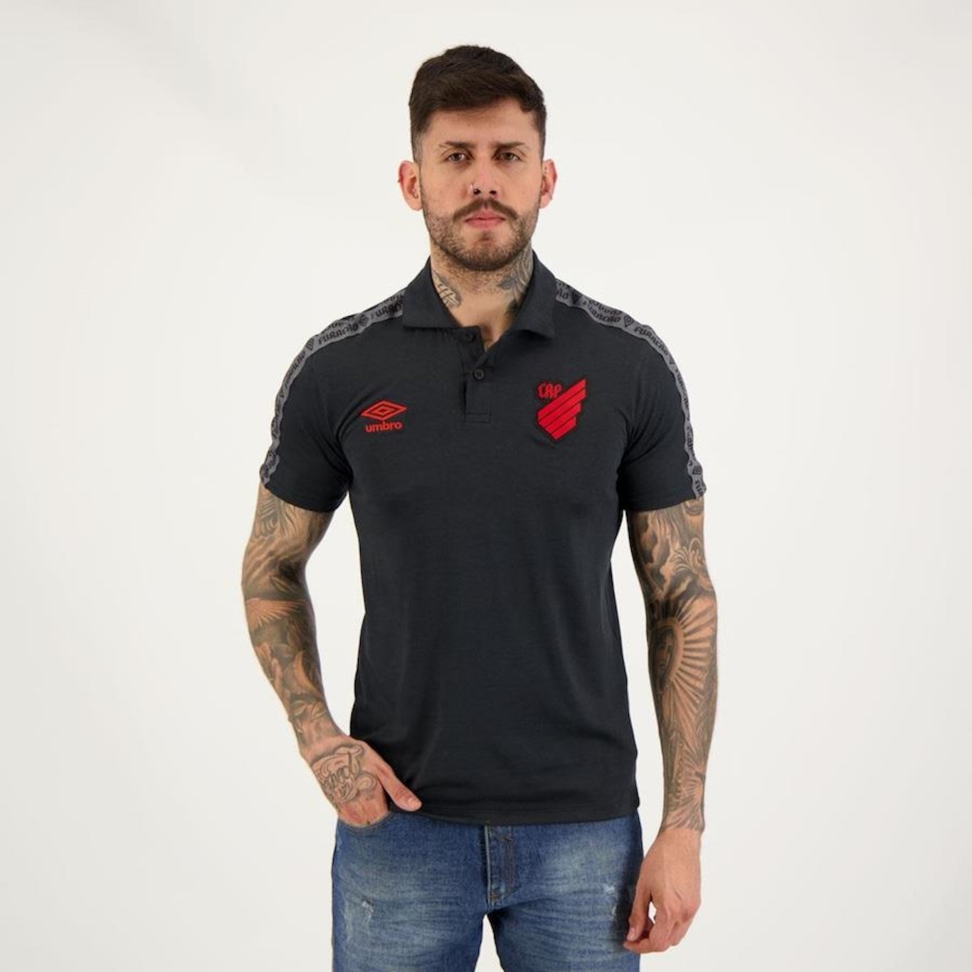 Camisa Polo do Athletico Paranaense Viagem 2022 Umbro - Masculina - Foto 1