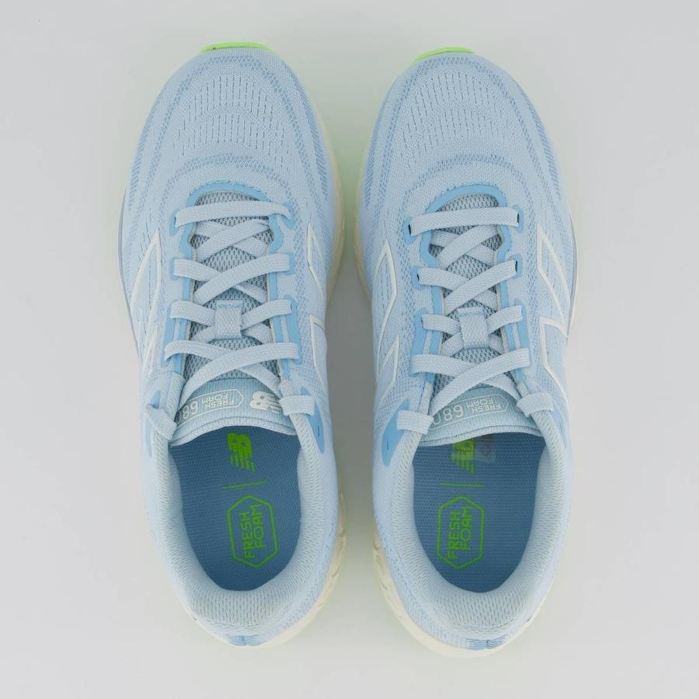 Tênis New Balance Fresh Foam 680V8 - Feminino - Foto 4