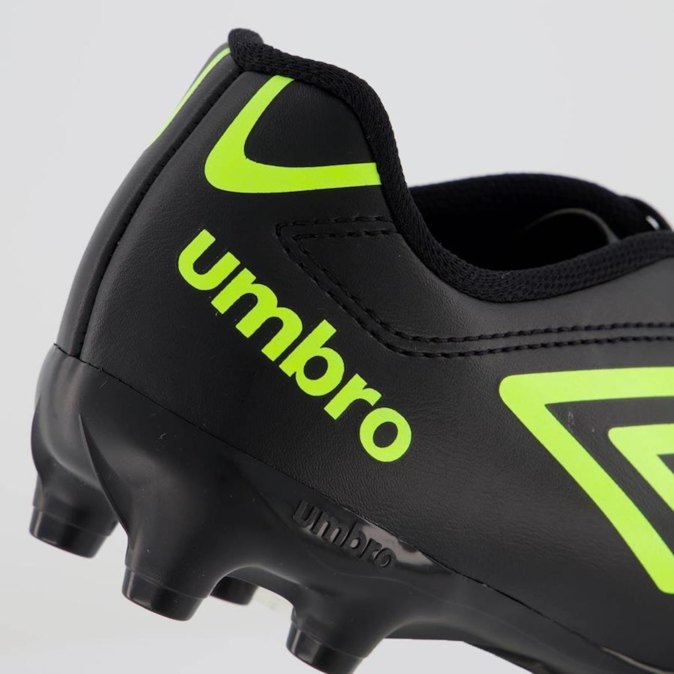 Chuteira de Campo Umbro Class - Adulto - Foto 6