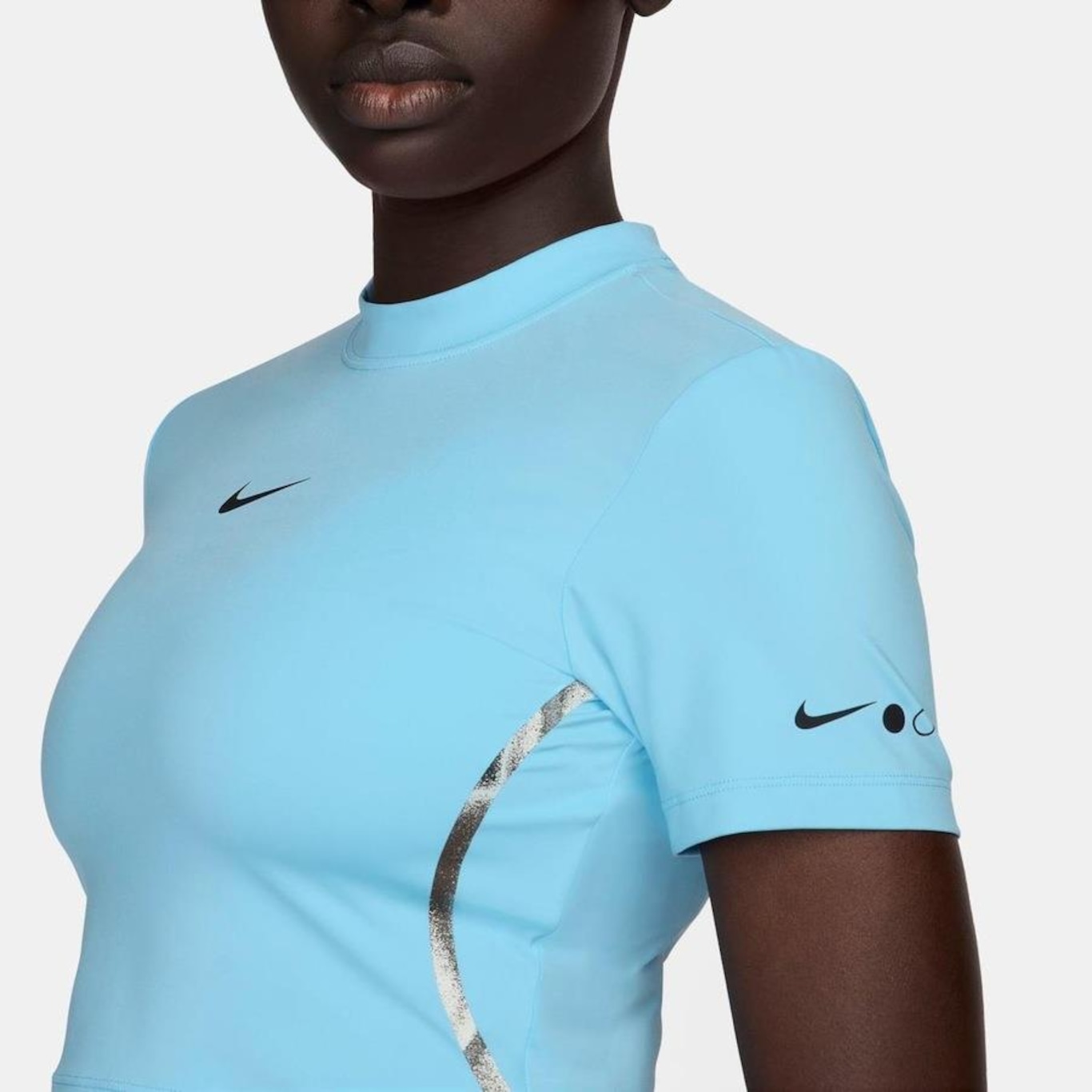 Camiseta Nike Pro Dri-Fit Cropped - Feminina - Foto 4