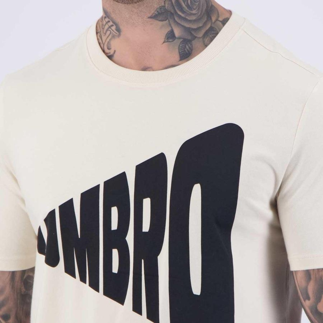 Camiseta Umbro Football Speaker - Masculina - Foto 2