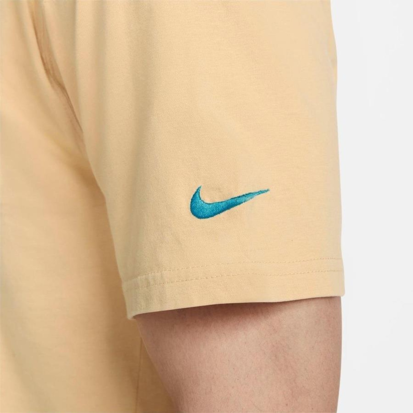 Camiseta Nike Sportswear Max90 - Masculina - Foto 4