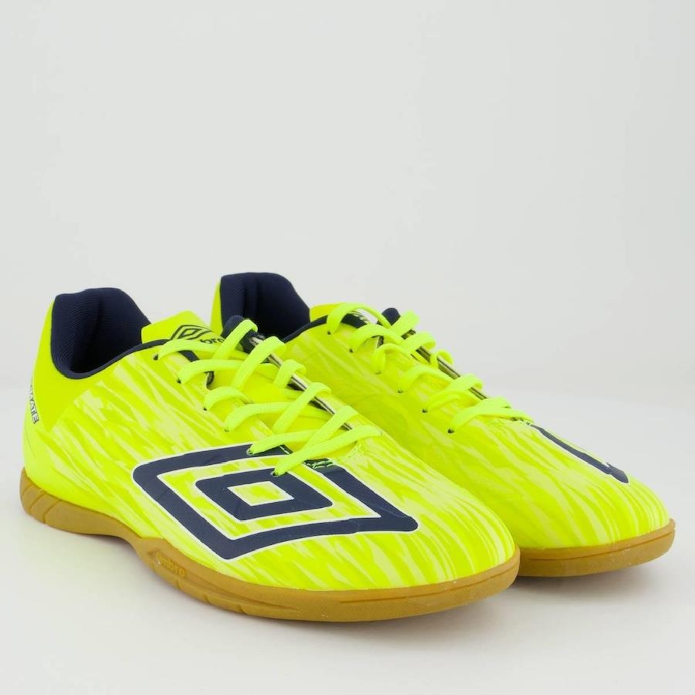 Chuteira Futsal Umbro Ultimate - Adulto - Foto 2