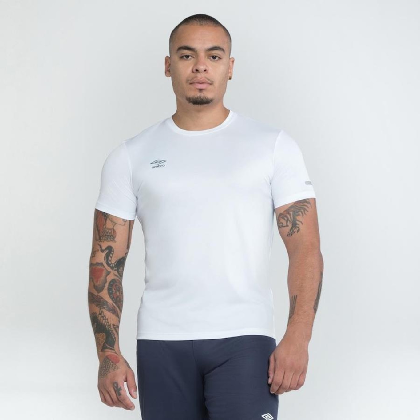 Camisa Umbro Basic UV - Masculina - Foto 1