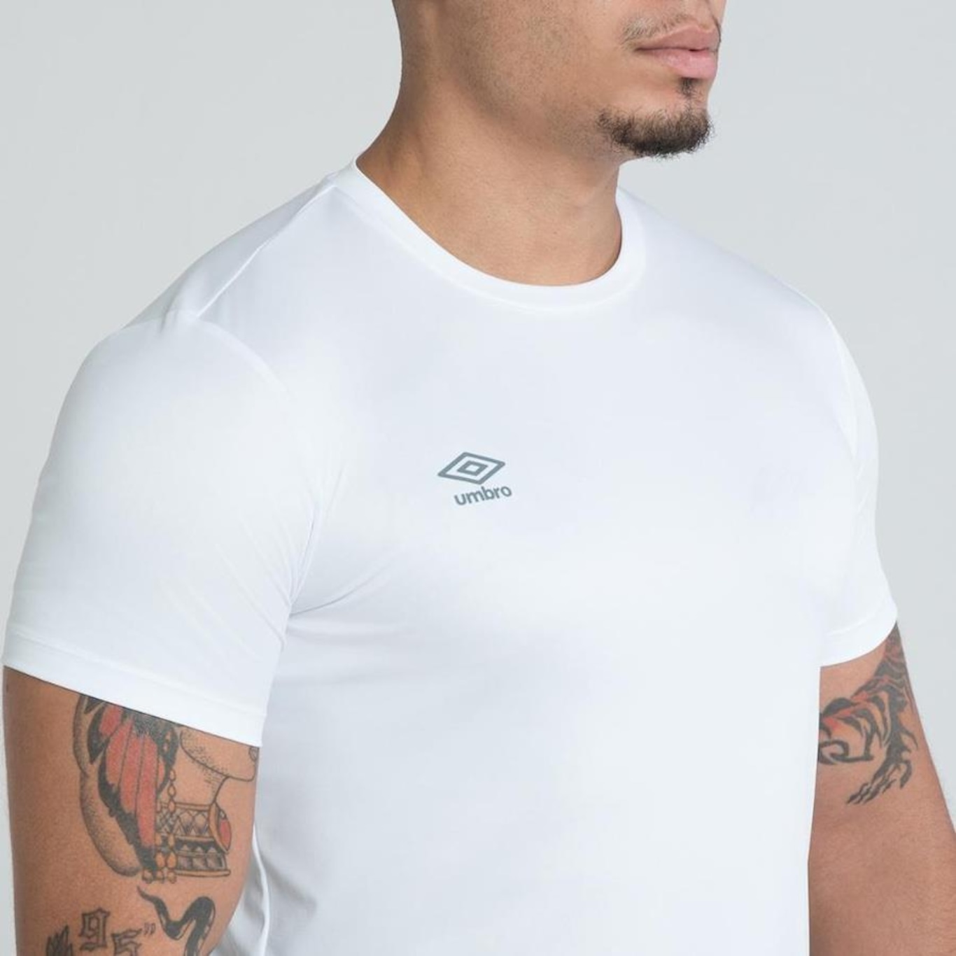 Camisa Umbro Basic UV - Masculina - Foto 4